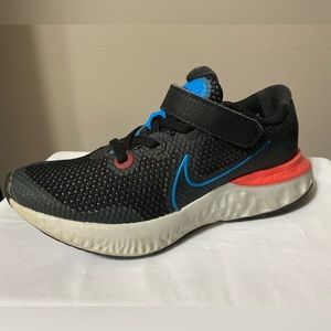 Nike Renew Boys size 2